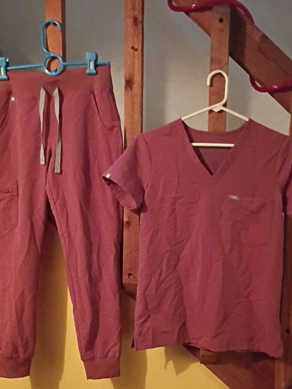 Figs Women's Scrub Top & Jogger Set in Dusty Rose CHEAP! because I Appreciate Yo